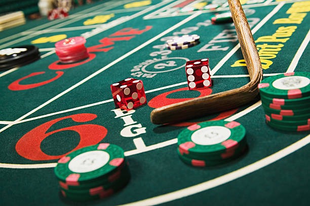 Hood vs Wolf live-dealer table interface on gas77 platform